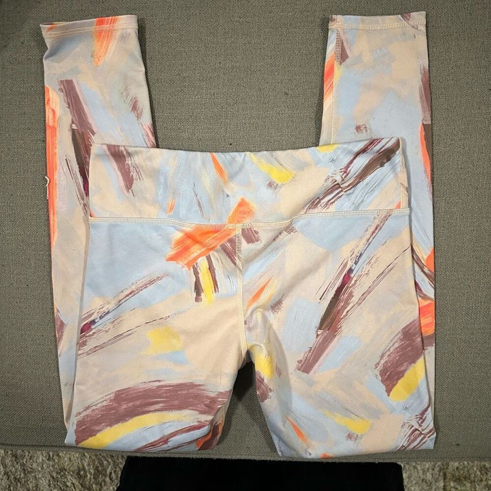 Alo Yoga Pant Swirl Airbrush - Picture 4 of 7